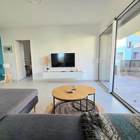 Apartment Pavlova : Calme, Vue, Elegant, Spacieux, Sur Et *