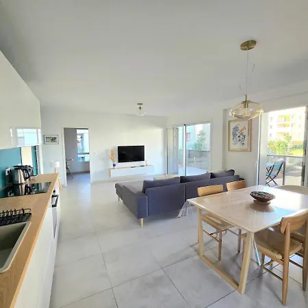 Apartment Pavlova : Calme, Vue, Elegant, Spacieux, Sur Et Montpellier