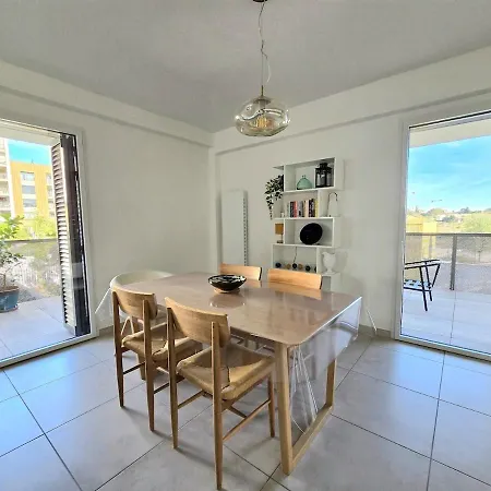 Apartment Pavlova : Calme, Vue, Elegant, Spacieux, Sur Et Montpellier