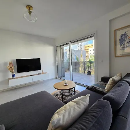 Pavlova : Calme, Vue, Elegant, Spacieux, Sur Et Daire Montpellier