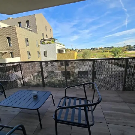Pavlova : Calme, Vue, Elegant, Spacieux, Sur Et Montpellier