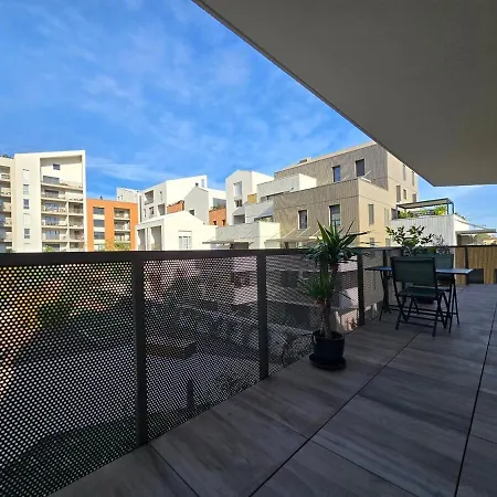 Apartment Pavlova : Calme, Vue, Elegant, Spacieux, Sur Et *